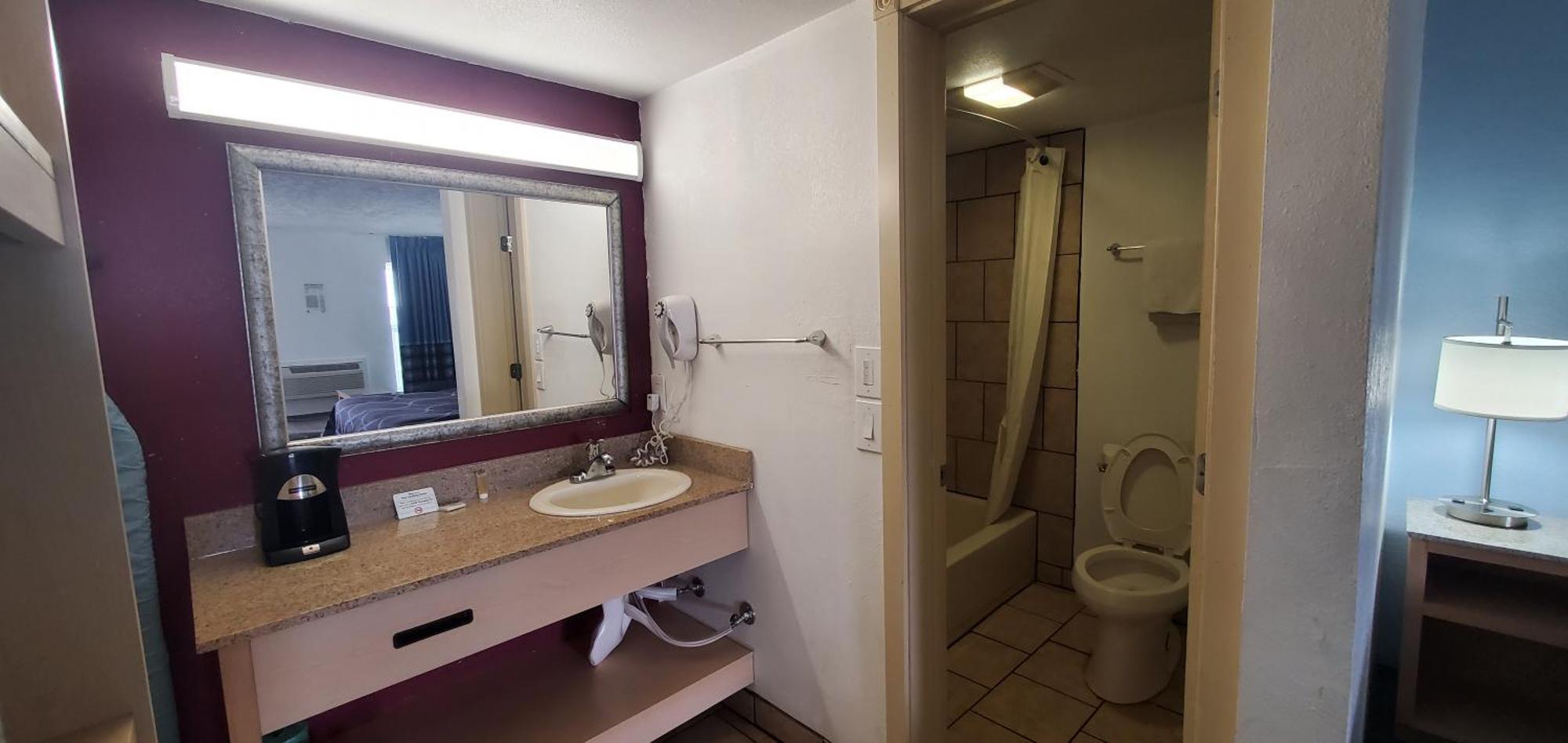 Super 8 By Wyndham City Of Moore Buitenkant foto